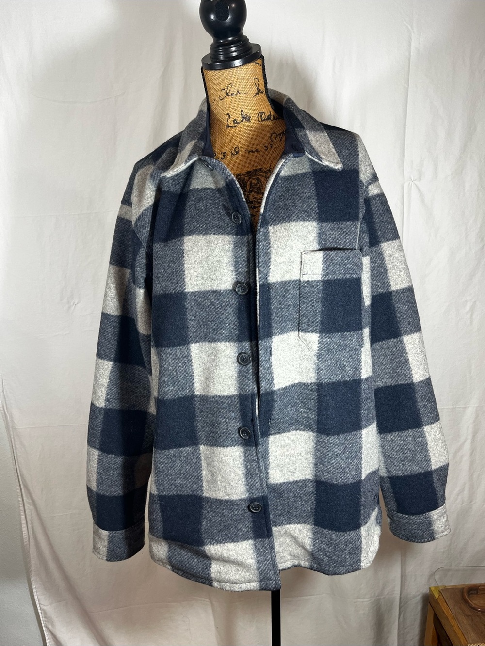 Men's Navy and Gray Plaid Button-Up Jacket Banana Republic size large